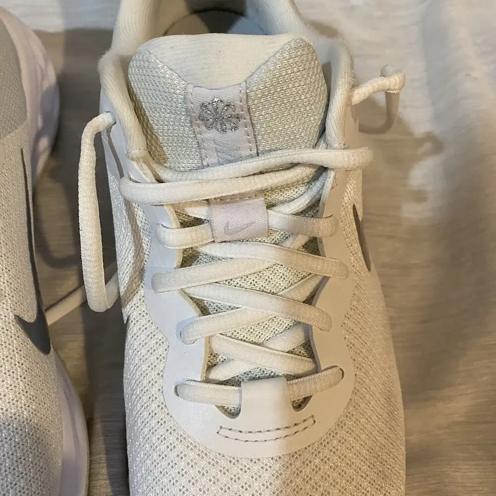 Nike Revolution 6 White Women Size US8.5 Running Shoes Sneakers DC3729 101